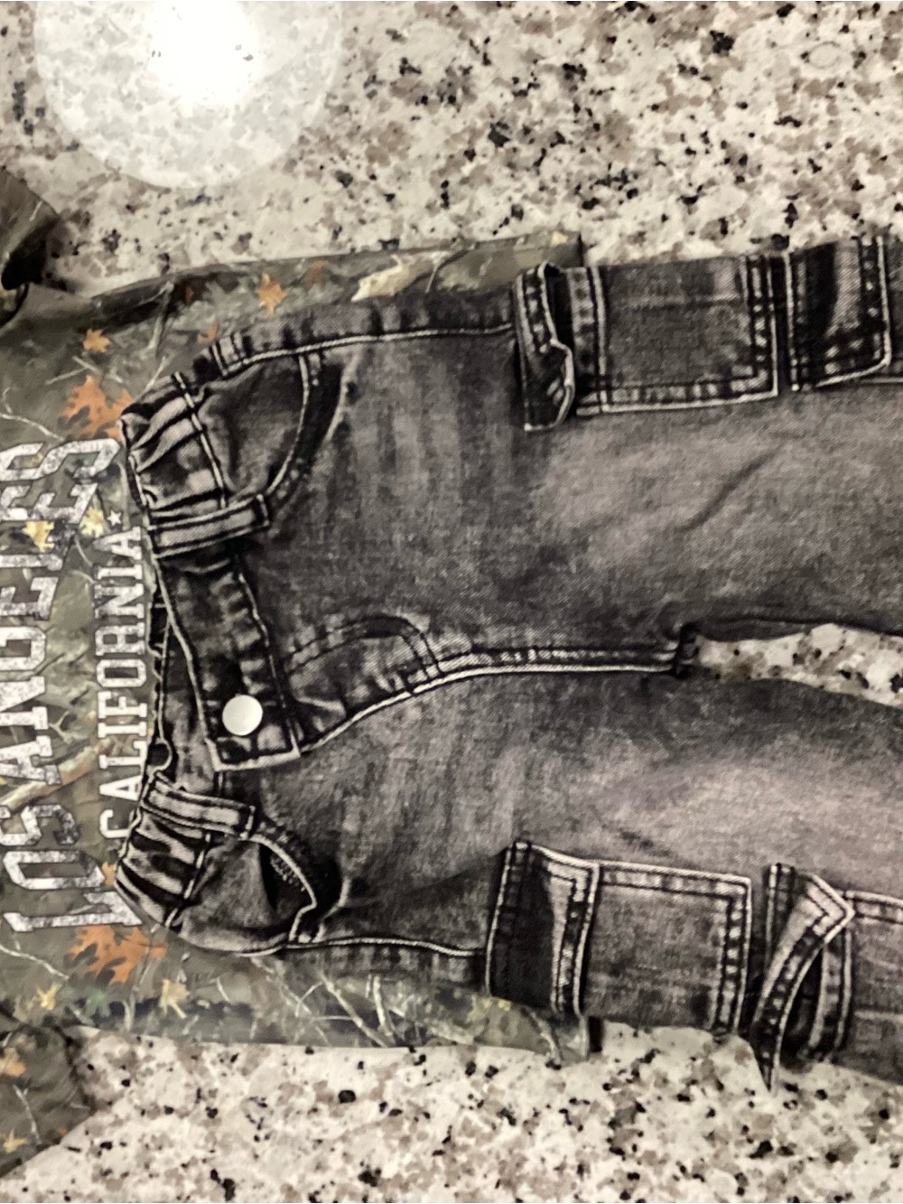 SHEIN Black Wash Kids Cargo Jeans and Los Angeles Shirt Size 2-3Y